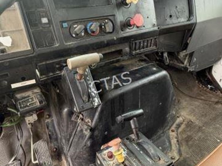 2000-international-4700-image-15