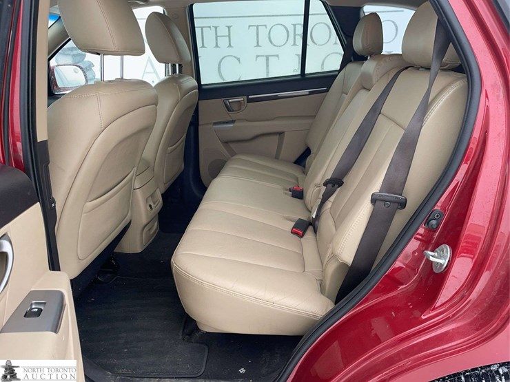 2012-hyundai-santa-fe-image-26