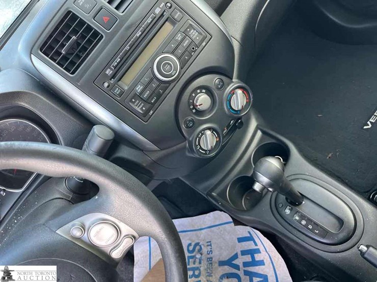 non-operable-2013-nissan-versa-sv-image-15