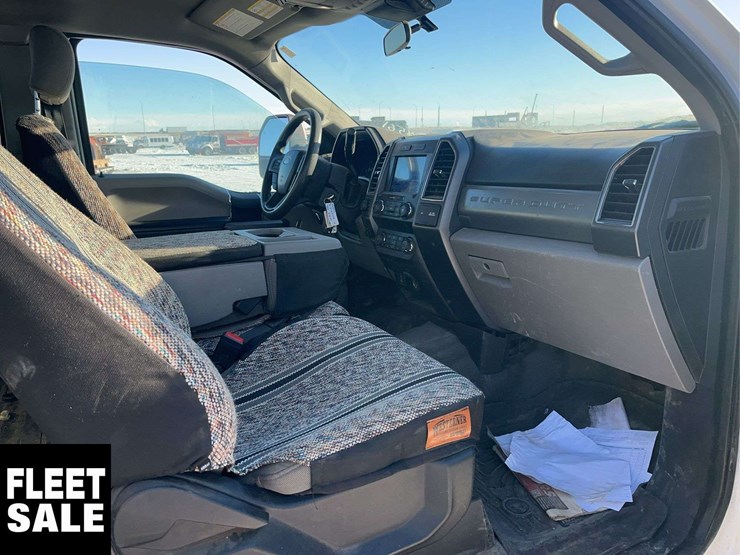 2021-ford-f350-image-17