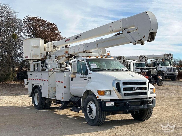 2011-ford-f750-image-4