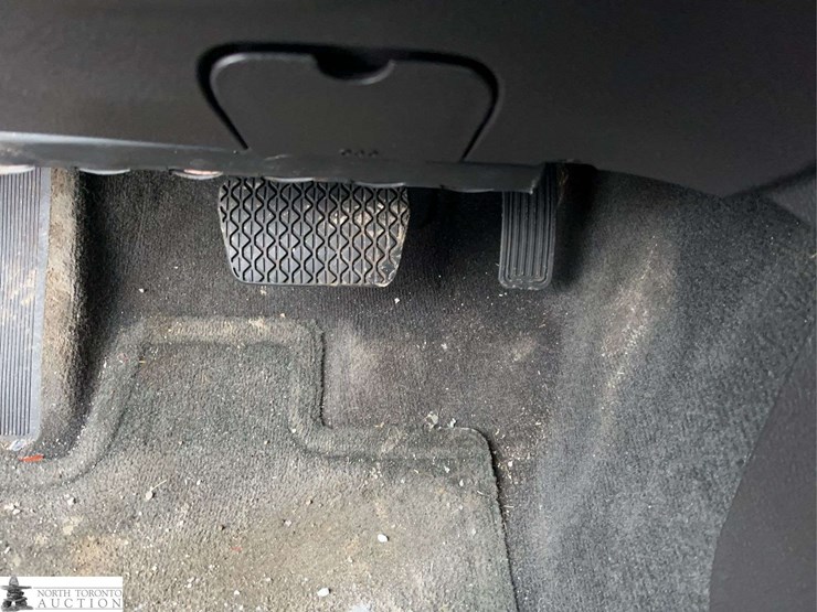 non-operable-2012-ford-fusion-hybrid-image-16