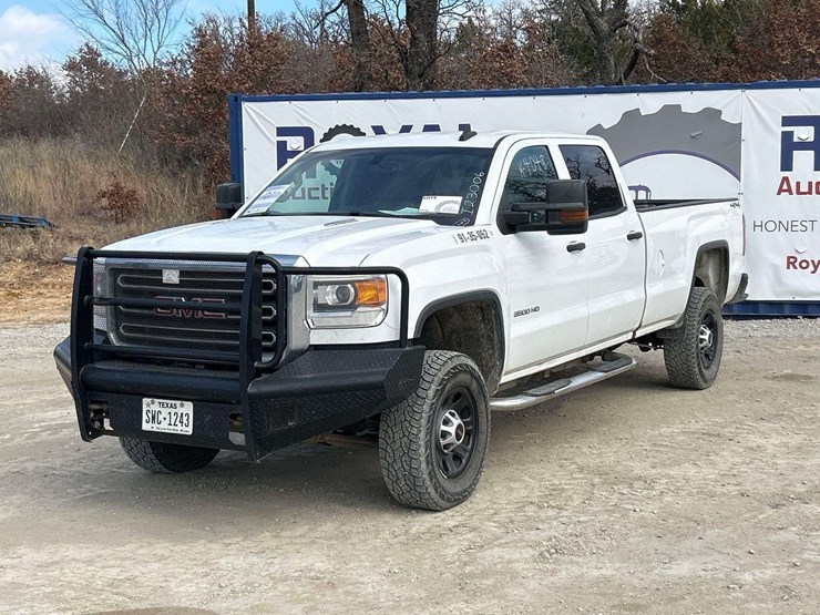 2015-gmc-3500-image-1