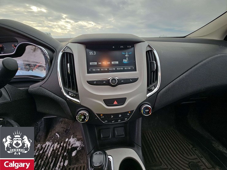 non-operable-2017-chevrolet-cruze-ls-4dr-sedan-image-24