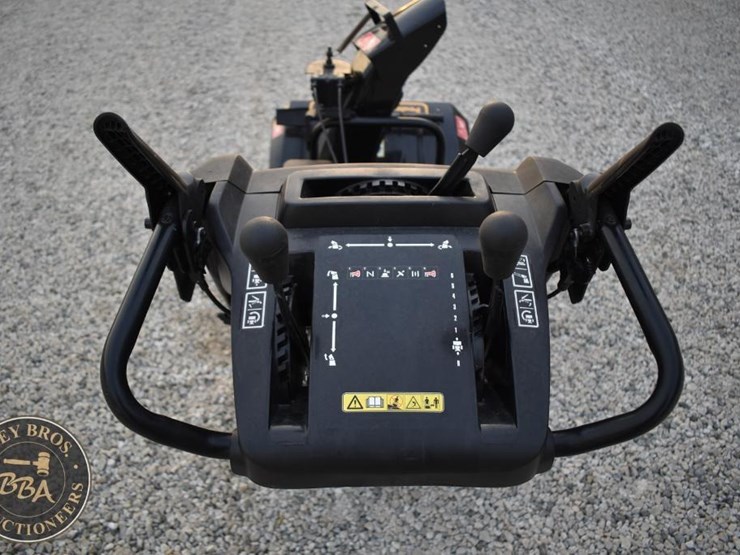 poulan-pro-24-inch-snow-blower-41331-image-16