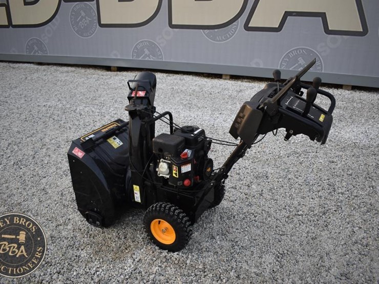 poulan-pro-24-inch-snow-blower-41331-image-3