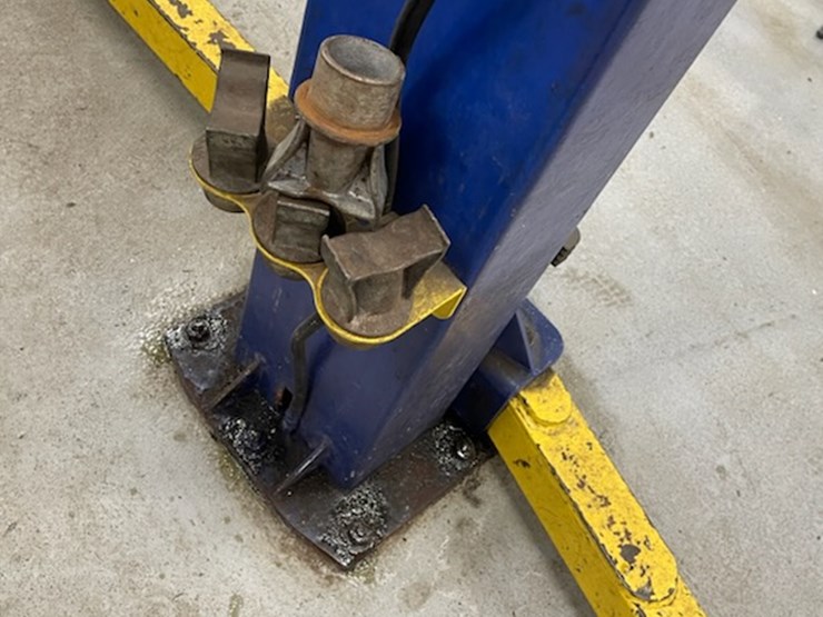 #3003-•-d1g.-quality-10k-lbs-triple-arm-symmetrical-lift-image-2