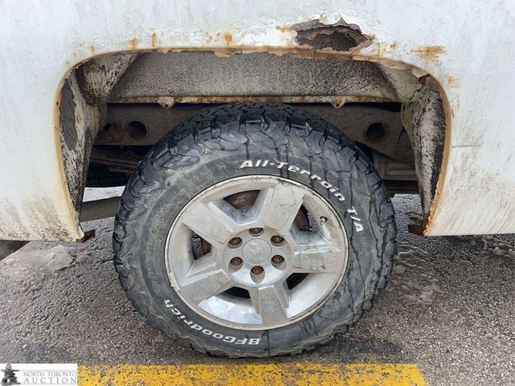 2013-chevrolet-silverado-1500-ls-image-16