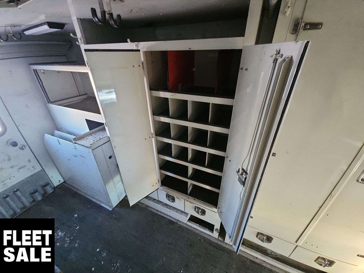 2006-ford-f550-image-34