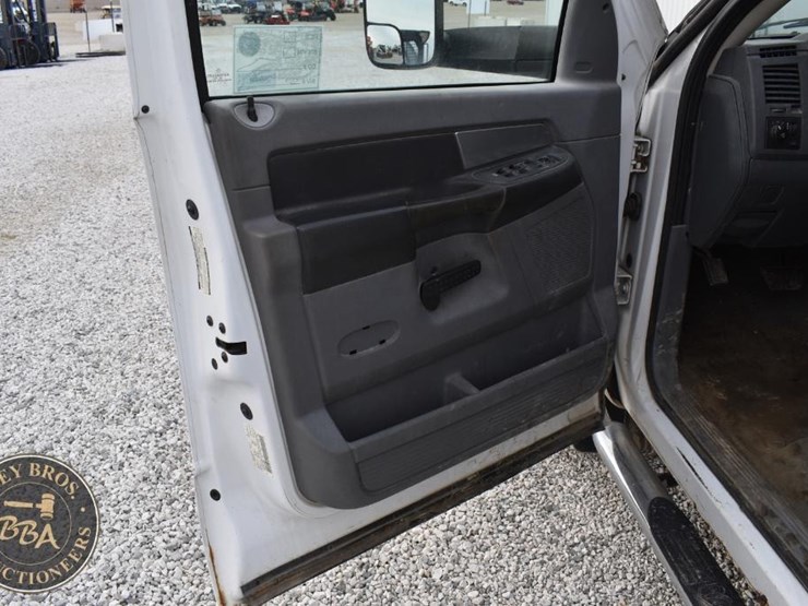 2007-dodge-ram-3500-image-25