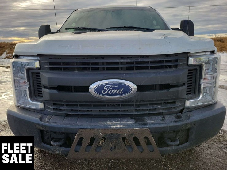 2017-ford-f350-image-32