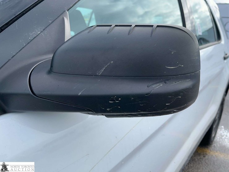 2019-ford-explorer-image-34