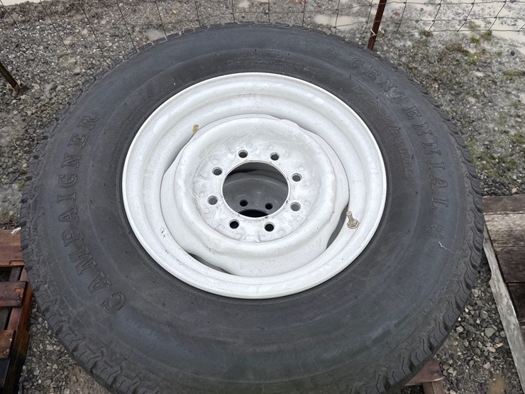 #6513-•-e1.-(4)-campaigner-centennial-lt-235/85r16-tires-on-rims-image-2