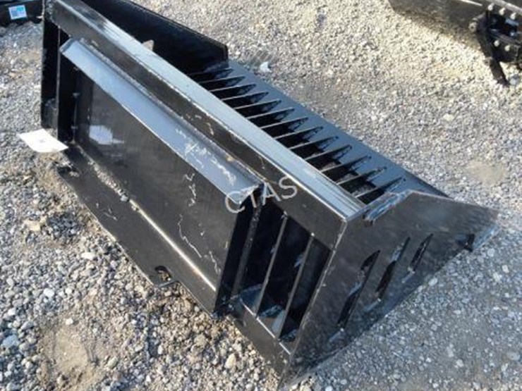 #36-•-mini-skid-steer-rock-bucket-image-3