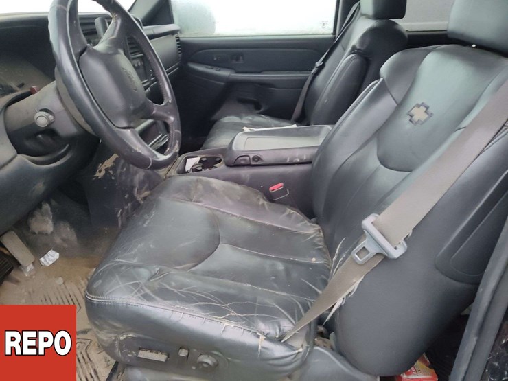 non-operable-2002-chevrolet-avalanche-image-11