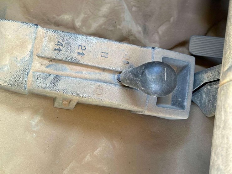 2013-chevrolet-silverado-1500-image-17