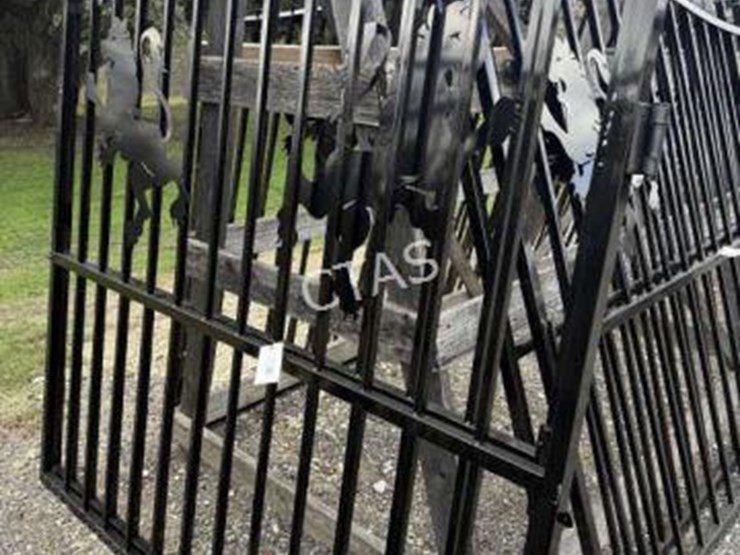 #126-•-bi-parting-iron-gate-w/-lion-motif---4.2m-image-1