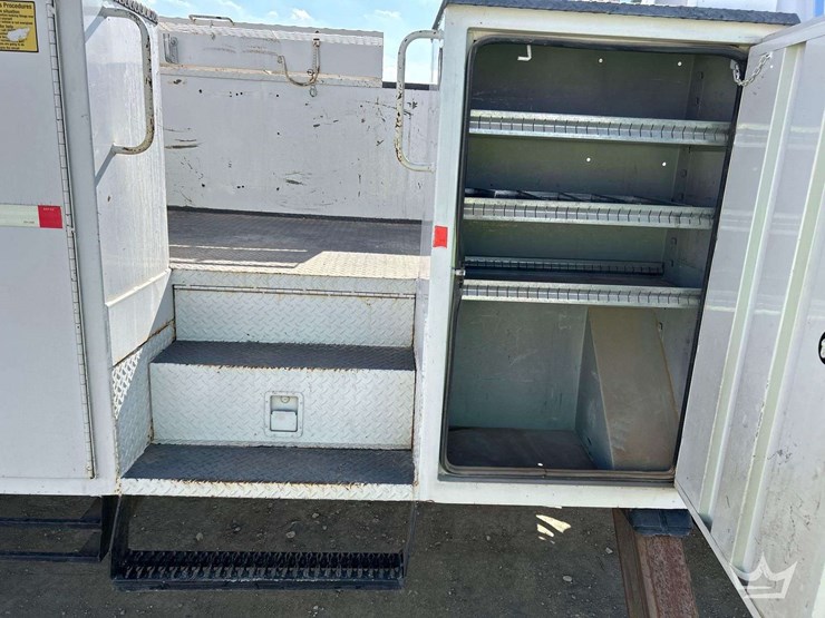 2007-ford-f750-image-27