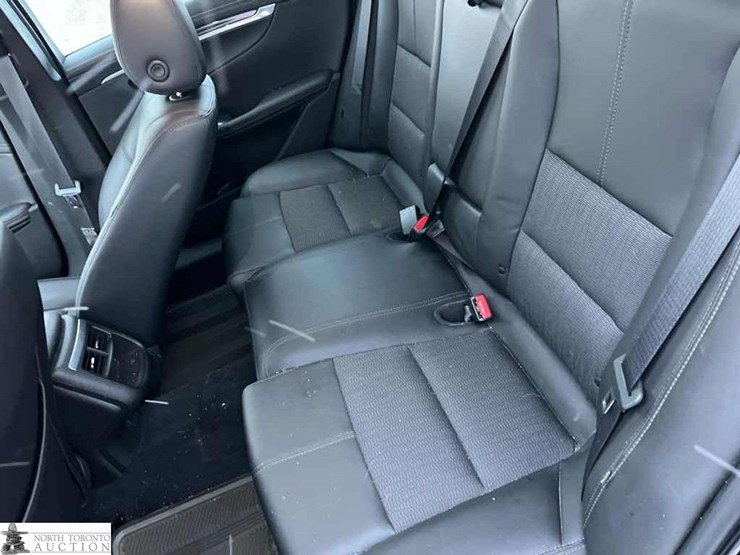 2017-chevrolet-impala-lt-image-17