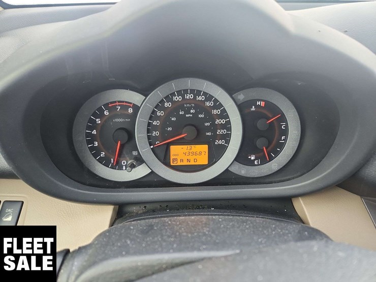 2009-toyota-rav4-image-16