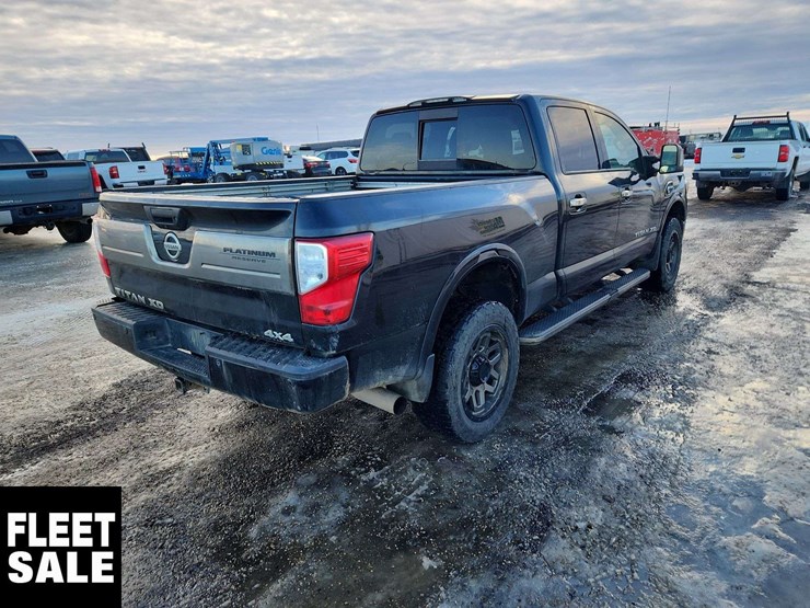 2016-nissan-titan-image-4