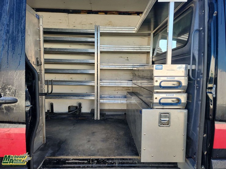 2015-mercedes-benz-sprinter-3500-image-13