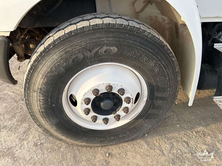 2004-international-durastar-4300-image-40