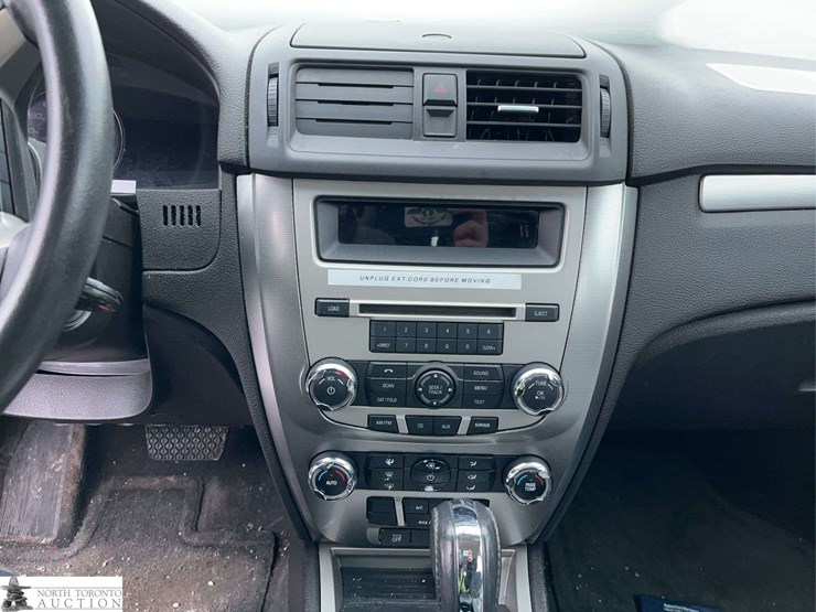 non-operable-2012-ford-fusion-hybrid-image-13