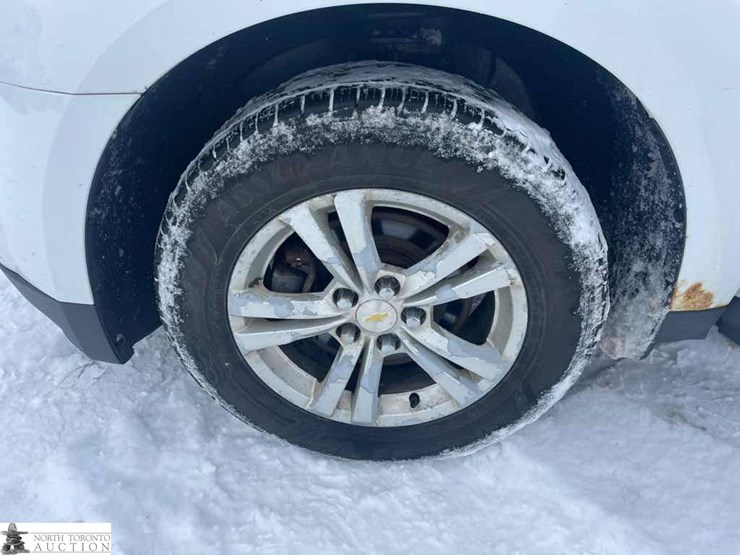 2015-chevrolet-equinox-ls-image-25