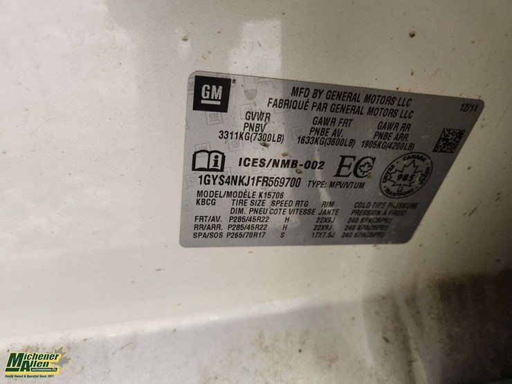 2015-cadillac-escalade-image-46