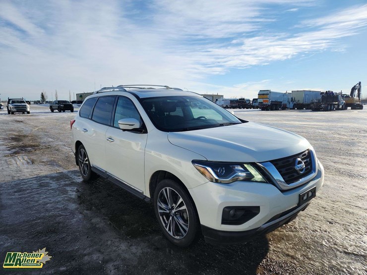 2017-nissan-pathfinder-image-2