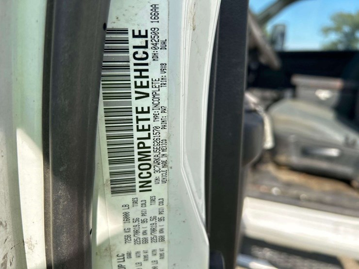 2014-dodge-ram-4500-image-5