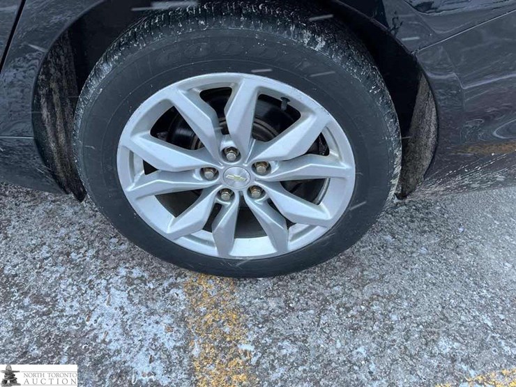 2017-chevrolet-impala-lt-image-11