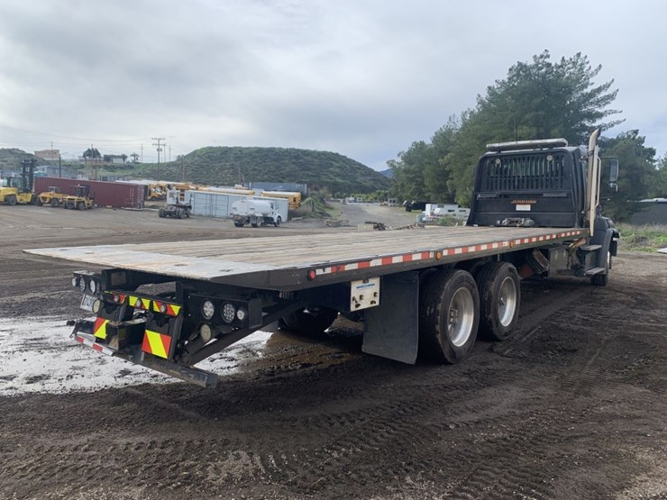 2016-freightliner-114sd-image-3