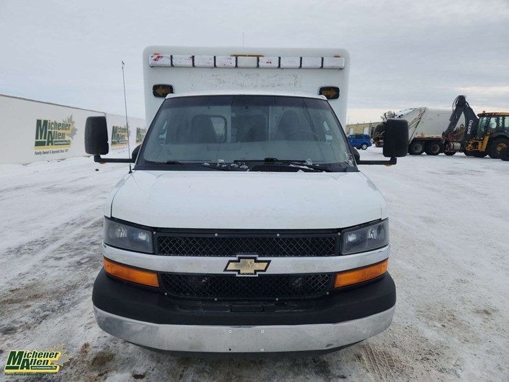 2016-chevrolet-express-s/a-ambulance-image-9