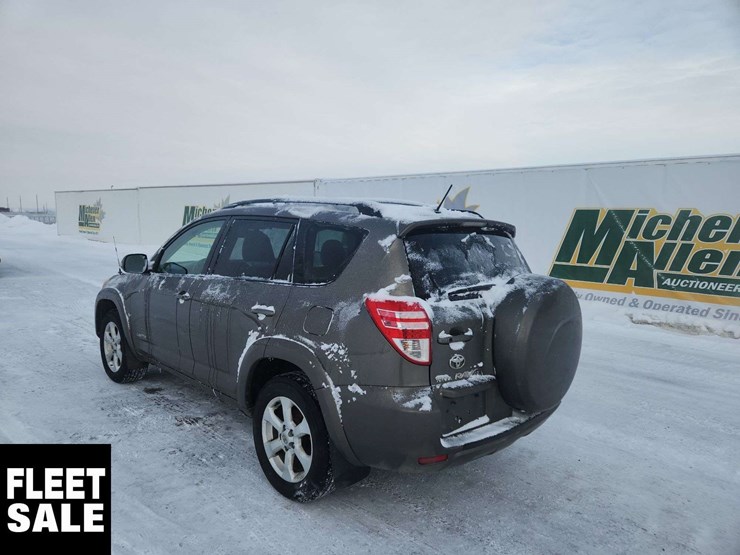 2009-toyota-rav4-image-3