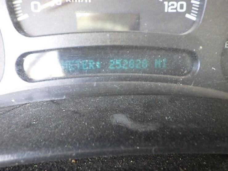 2005-chevrolet-3500-image-25