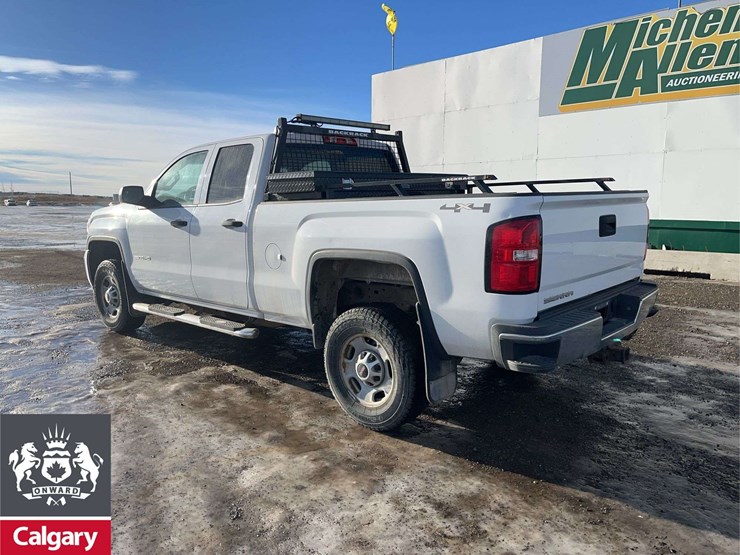 2015-gmc-sierra-2500hd-image-3