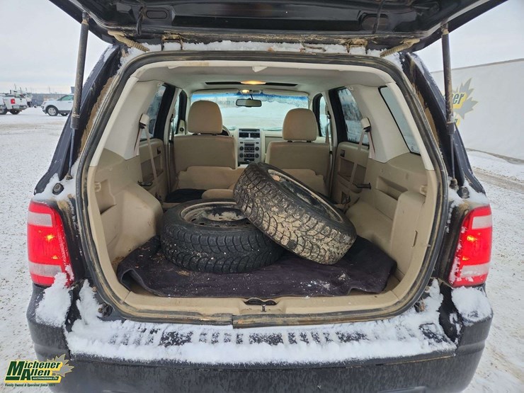 2012-ford-escape-xlt-image-16