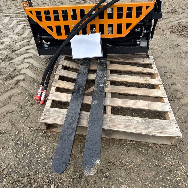 2790 -  HEAVY DUTY HYDRAULIC48" FORKS & FRAME