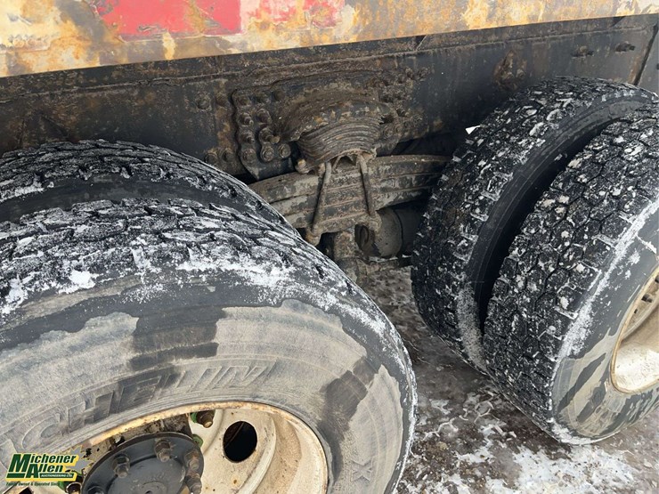 2007-sterling-lt9500-image-11