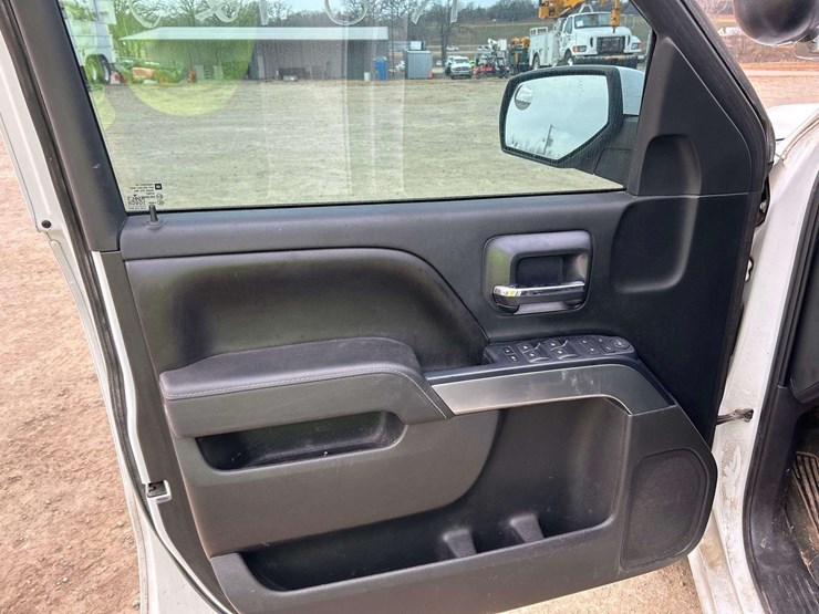 2016-chevrolet-silverado-1500-image-12