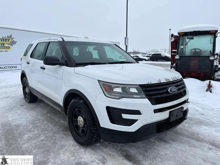 2017-ford-explorer-image-8