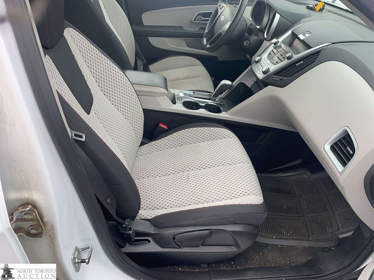 2010-chevrolet-equinox-ls-image-21