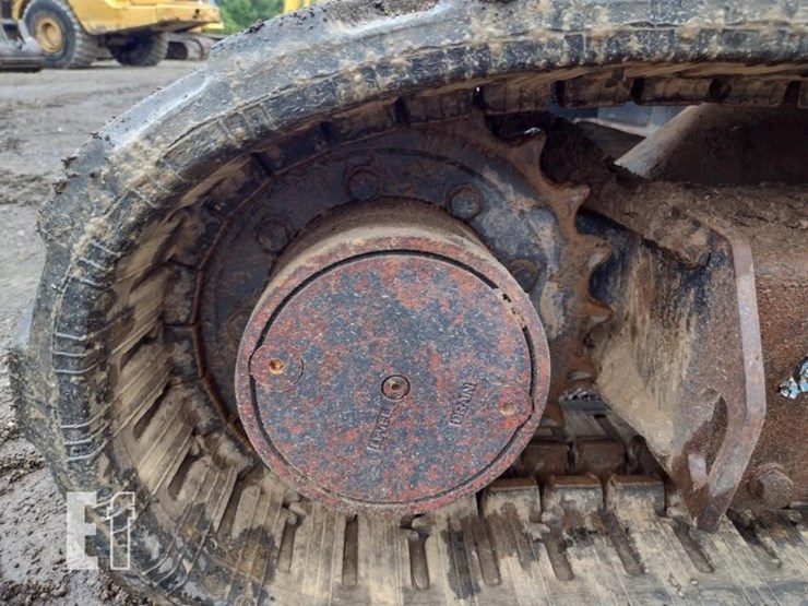 2022-deere-26g-image-35