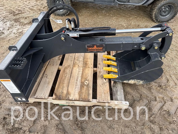 2766---skid-steer-backhoe-attach.-w/-18"-bucket-image-3