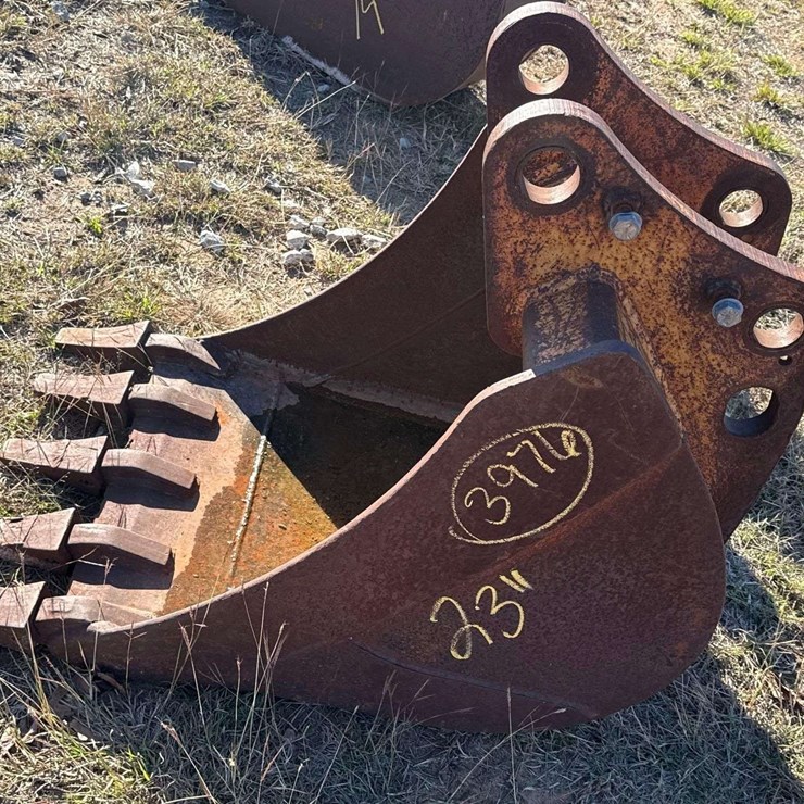 24in Digging Tooth Bucket Excavator Attachment