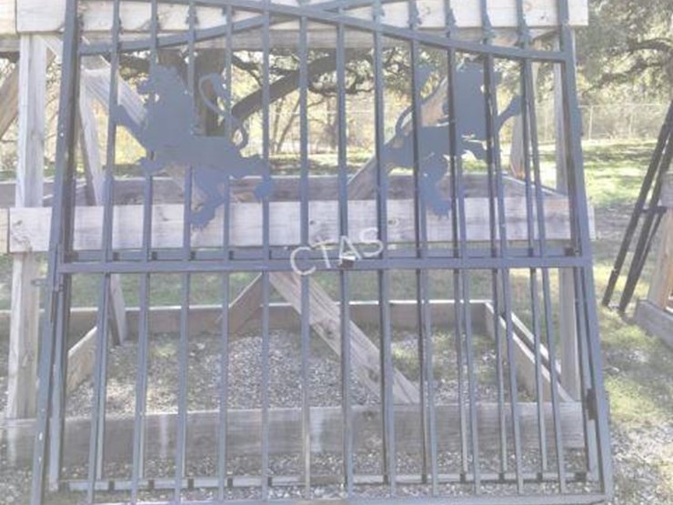 #14-•-bi-parting-iron-gate-w/-lion-motif---4.2m-image-1