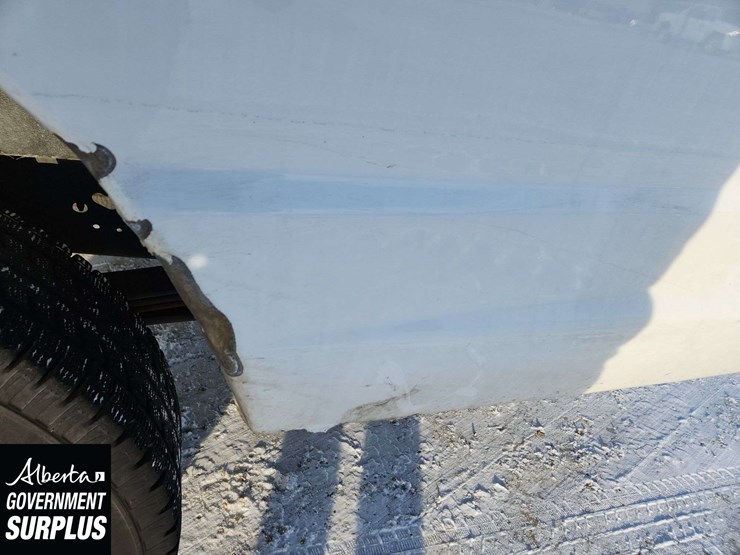 2014-ford-cargo-image-31