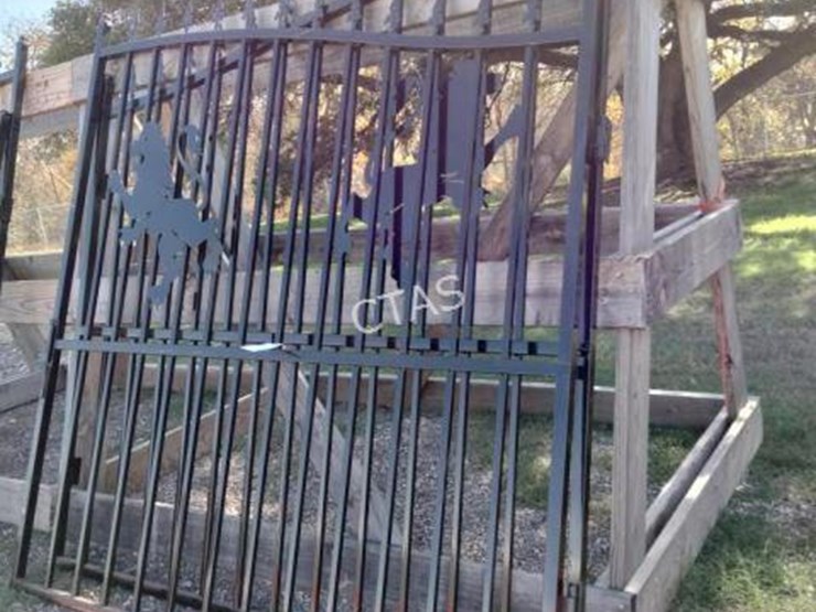 #14-•-bi-parting-iron-gate-w/-lion-motif---4.2m-image-3